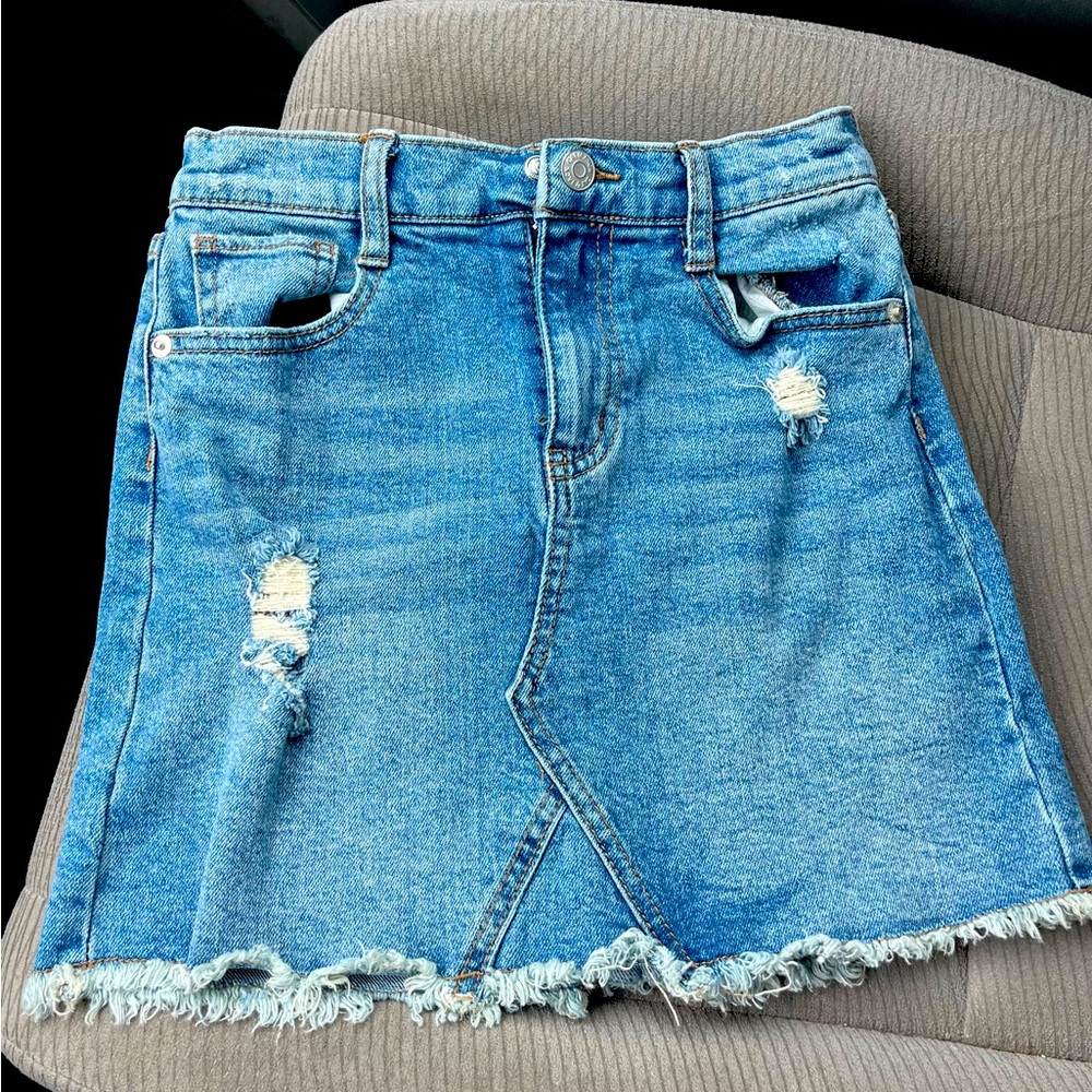 Denim Girls Mini Jean Skirt with Frayed Hem Cat & Jack M 7/8 Distressed, Pockets
